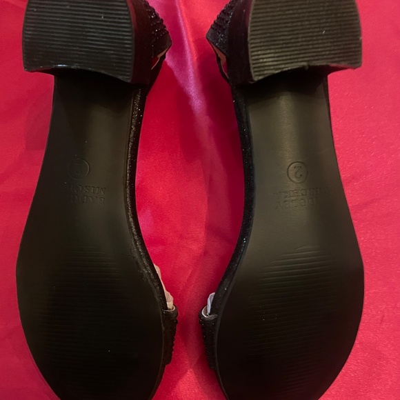 Badgley Mischka Girl’s Formal Shoes, Size 2 (Big Girl) - Picture 4 of 6